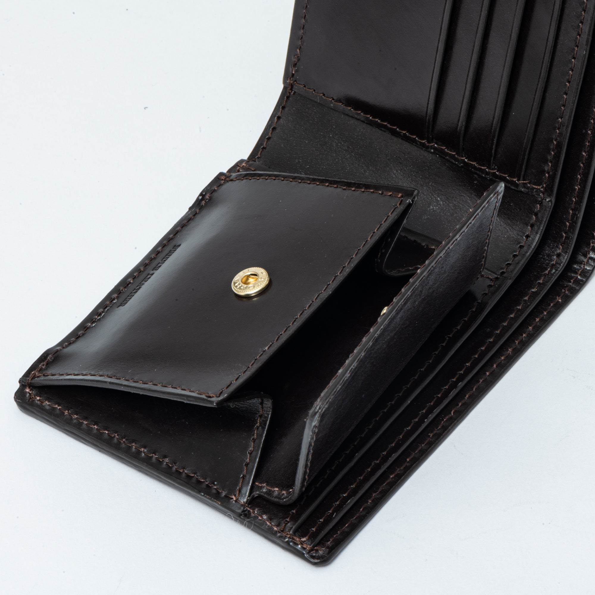 【入荷次第、販売開始】小銭入れ付折り財布